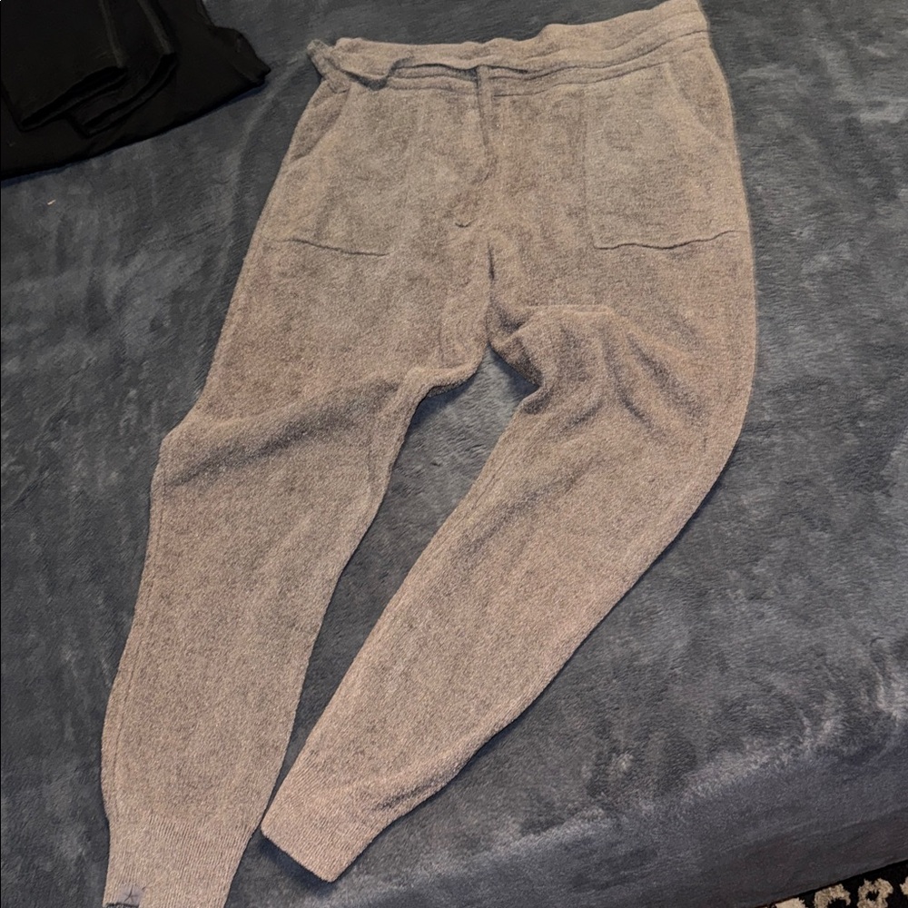 Barefoot Dreams CozyChic Ultra Lite in Gray joggers L